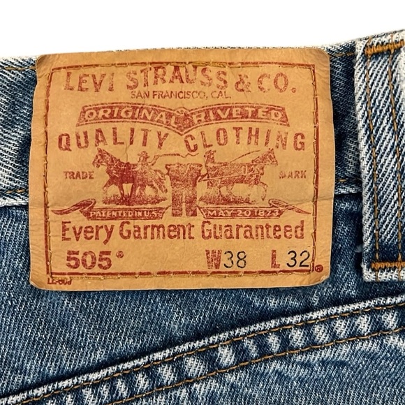 Vintage 90’s Y2K Levi’s 505 Jeans Blue Fade Regular Fit Straight Red Tab 36x31 - Picture 4 of 14